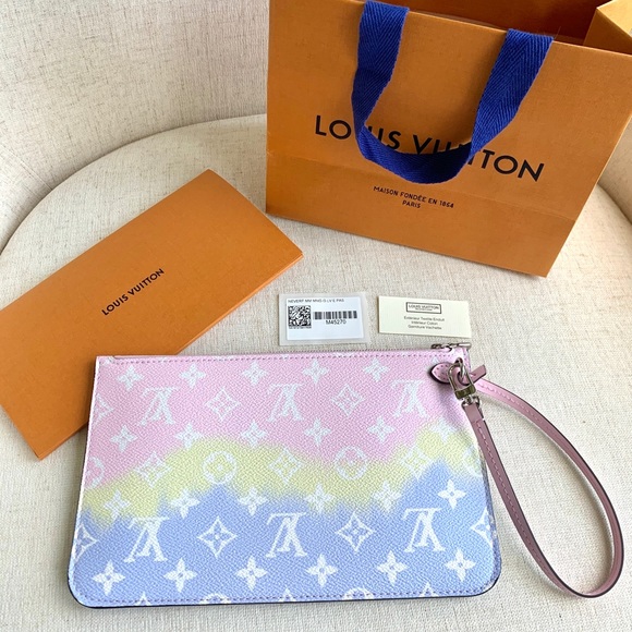 SOLD BNIB pastel escale Neverfull pouch - Picture 3 of 6